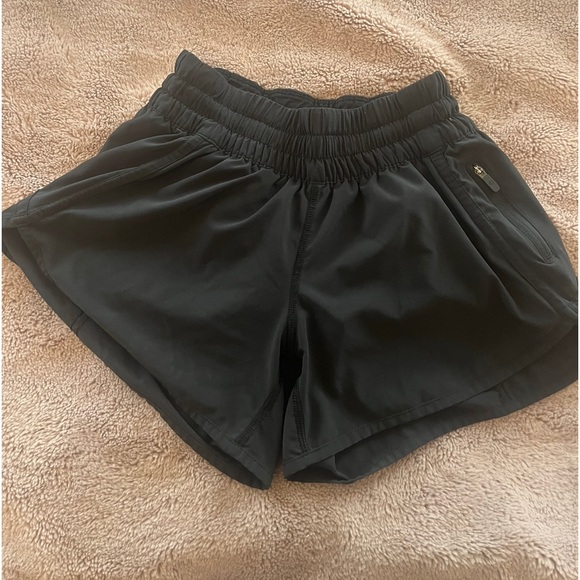 Lululemon shorts - Picture 4 of 4